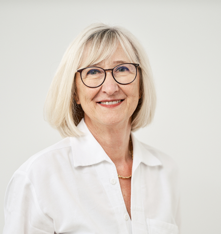 Eva Majer, LA